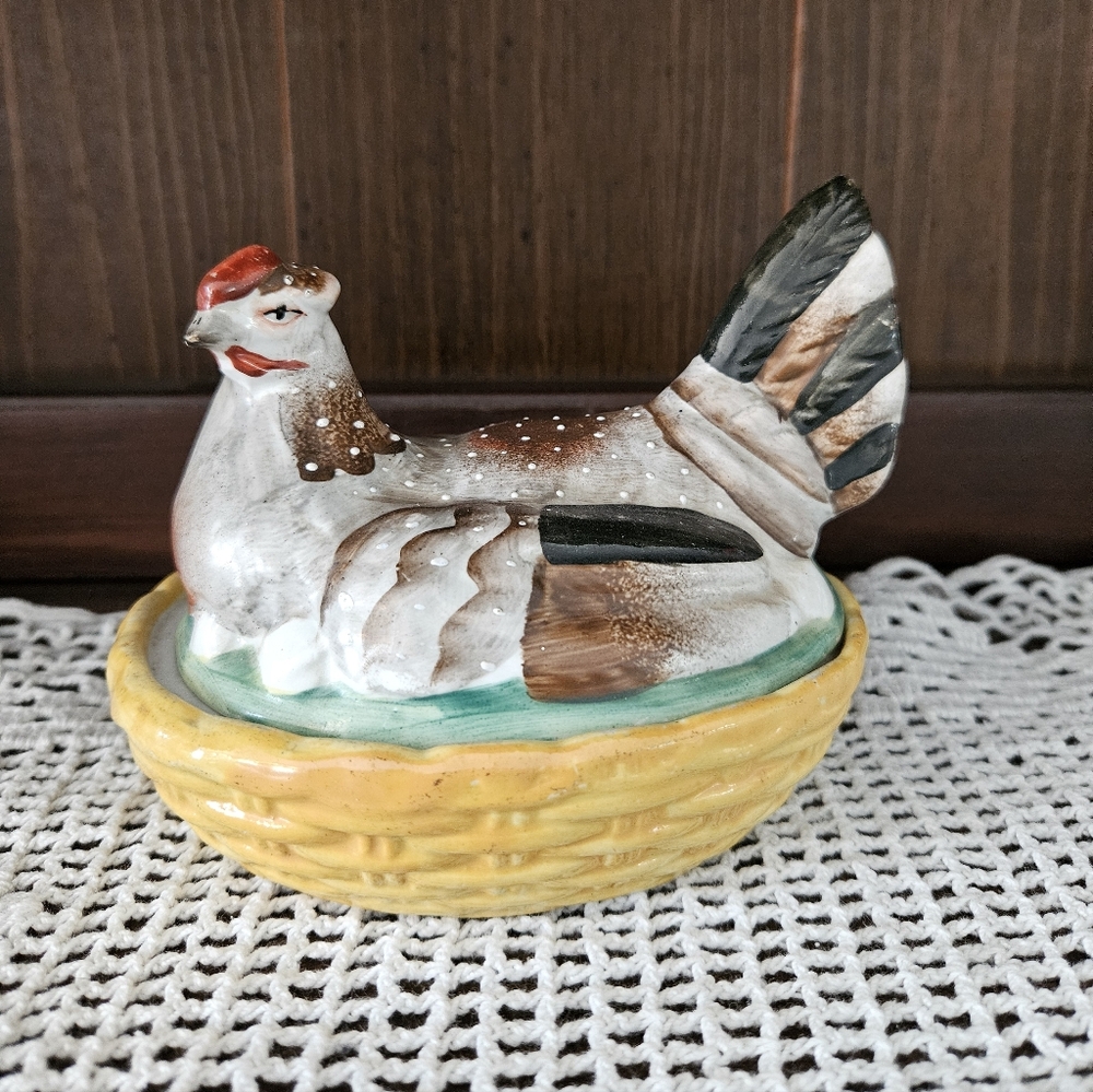 Vintage Staffordshire Hen on Nest